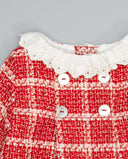 Vestido rojo de tweed de cuadros, cuello blanco bordado y botones de nácar