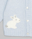 Chaqueta azul de cashmere con intarsia de conejitos