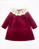 Vestido granate evasé con cuello de encaje