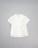 Camisa bebé niño lino blanca manga corta cuello mao con lorzas y botones de madera