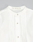 Camisa bebé lino blanca cuello mao con lorzas y botones madera Fina Ejerique talla 12M