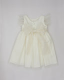 Vestido de tul color crema para bebé niña con mangas volante, lazo frontal y chispitas bordadas, ideal para ocasiones especia